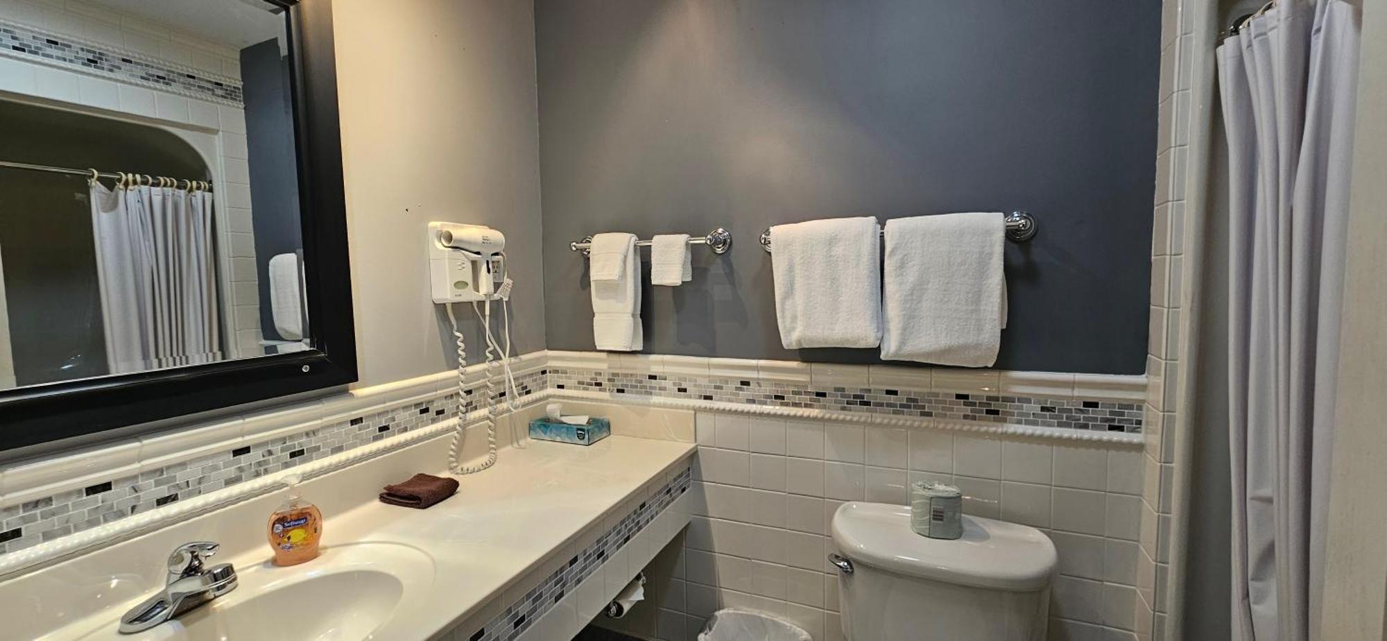 Chequamegon Lake Superior Lodge بايفيلد المظهر الخارجي الصورة